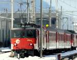 Zentralbahn De 110 002-3 mit Pendelzug abgestellt in Bahnhof Meiringen am 23.02.2013.