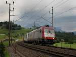 Die 185 602 und eine weitere von Cross Rail am 27.06.2009 unterwegs bei Arth-Goldau.