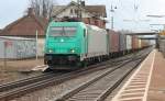 185 577-4 von Crossrail am 10.03.2013 mit einem KLV im Bahnhof von Orschweier.