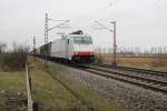 185 579-0 von Crossrail am 02.03.2013 mit einem KLV und mit Frischlack kurz hinter Mllheim (Baden).