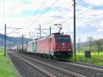 Crossrail - 185 596-4 und 186 unterwegs bei Bettenhausen am 19.04.2015