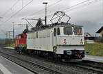 Die EDG 412 002-8 mit einer Sonderleistung bei Deitingen am 11. Januar 2023 ist ein äusserst seltener Fang der leider bei sehr schlechtem Wetter gemacht wurde.
Foto: Walter Ruetsch 