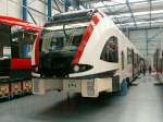 Tag der offenen Tr bei Stadler Rail in Bussnang.Blick in die Montagehalle.Zweifrequenz Flirt Triebzug fr die SBB fr den grenzberschreitenden Verkehr Schweiz - Frankreich.05.06.10