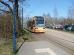 schwerin Wagen 806 des NVS am 15.04.2010 an der Haltestelle Kliniken mit Werbung f�r die Helios-Kliniken Schwerin.
