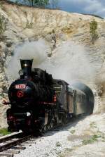 Auf der Fahrt von Mokra Gora zur bosnischen Grenze durchfährt 83-173 am 11.05.2009 den Tunnel Nr. 52