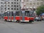 Wagen 268 ist am 9.5.2010 in Belgrad hier auf der Linie 2 nahe dem
Hauptbahnhof unterwegs.