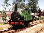 SHM Hoorn Medemblik 657 (SHM) auf Bahnhof Haaksbergen am 24-5-2001. Diese Lok ist auf eine Tiefladeanh�nger von Hoorn (SHM) nach die Museumsbahn MBS in Haaksbergen gefahren. Bild und scan: Date Jan de Vries.