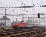 383 101 S-Rail Lease für ZSSK stellt einen Regionalzug im Bahnhof Bratislava hl.st bereit.(8.1.2018).