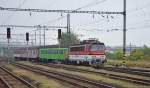 240 028-1 mit Regionalzug Os 7307 Bansk Bystrica/Neusohl (07:37) – Zvolen os. st./Altsohl Persbf. (08:08) fhrt in den Zielbahnhof ein; 30.08.2013  