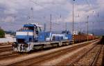 Gleich zwei modernisierte Diesellokomotiven der Reihe 736 bespannen am 10.6.2004 
einen Gterzug im Bahnhof Vrutky. Es sind im Nummernschema die ersten Loks der Reihe nmlich 736002 und 736001.