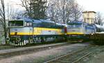 Im Mai 1998 treffen sich die ZSR-Lokomotiven 754 014-9 und 752 046-3 im polnischen Grenzbahnhof Lupkow