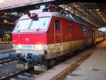 ZSSK 350 003-0 mit Express EC170  Hungaria  aus Budapest im Hauptbahnhof Prag am 10.