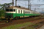 Ein grüner Triebwagen Wurm rattert von Süden her in den Bahnhof von Kosice ein. Eine tolle Vielfalt an Gerät in kürzester Zeit welche man bei uns überhaupt gar nicht findet. 460 042-5 hat am anderen Ende die Nummer 041-7 und wurde am 21.7.2017 in Kosige gespechtet.