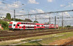 971 017-9 rollt in den Endbahnhof Bratislava hl.st. (SK) hinein und wurde vom Hausbahnsteig fotografiert.

🧰 ZSSK
🚝 Os 4718 Galanta (SK)–Bratislava hl.st. (SK)
🕓 26.8.2022 | 13:57 Uhr