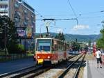 01.07.2016, Bratislava(Preßburg), Račianska. Tatra T6A5 (Wagen 7933 und 7934) erreicht die Haltestelle Riazanská.