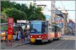 Tatra T6A5 7911 der Linie 5 in Bratislava.