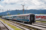 Nachschuss des EC 211  Sava  (Villach Hbf - Ljubljana - Zagreb Glavni kol. - Vinkovci), am 26.5.2016 bei der Abfahrt in Lesce-Bled.
Zuglok war 541 017-4.