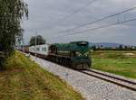 Die 664 112 mit einem Containerzug am 08.07.2017 unterwegs bei Ptuj.