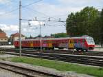 Der Triebzug 715 115 ist am 17.8.2008 in Ljubljana unterwegs.