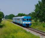 711 019 war am 20.06.2012 als R 3859 von Ormoz nach Maribor unterwegs,
und wurde von mir unweit der Station Strnisce fotografisch festgehalten. (Nachschuss)


Nachdem ich von  Franzi erfahren habe, dass die 711er Leistungen auf der Strecke Maribor-Ptuj-Ormoz mit dem Fahrplanwechsel 2012 beendet wurden, mchte ich mich bei ihm bedanken, dass er mir damals die Leistungen der Triebzge mitgeteilt hat. 