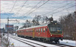 SŽ 814-101 fährt durch Maribor-Tabor Richtung Maribor HBF. /7.3.2018