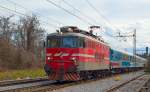 S 342-023 zieht Personenzug durch Maribor-Tabor Richtung Maribor Hauptbahnhof. /9.4.2013