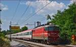 SŽ 342-022 zieht EC158 'Croatia' durch Maribor-Tabor Richtung Wien.
