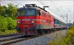 SŽ 342-022 zieht Personenzug durch Maribor-Tabor Richtung Maribor HBF. /15.9.2016