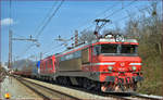 SŽ 363-013 zieht SŽ541-011 + ADRIA 1216 922 und Stahlzug durch Maribor-Tabor Richtung Süden. /25.3.2017