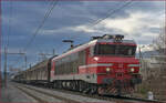 SŽ 363-019 zieht Güterzug durch Maribor-Tabor Richtung Norden. /20.1.2022