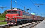 SZ 363-036 mit gemischten Gterzug fhrt Verschiebebahnhof Maribor-Tezno ein / 30.09.2011 