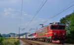 S 363-036 zieht LkW-Zug durch Maribor Tabor Richtung Sden. /21.6.2012
