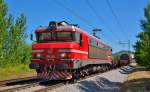 S 363-038 zieht Gterzug durch Maribor-Tabor Richtung Sd. /10.7.2012