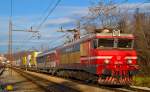 S 363-016 zieht LkW-Zug durch Maribor-Tabor Richtung Sden. /27.12.2012