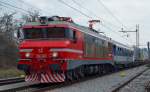 S 363-028 zieht LkW-Zug durch Maribor-Tabor Richtung Norden. /4.4.2013