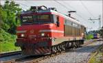 SŽ 363-038 fährt als Lokzug durch Maribor-Tabor Richtung Maribor HBF. /24.7.2014