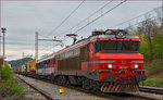 SŽ 363-026 zieht LkW-Zug durch Maribor-Tabor Richtung Tezno VBF.