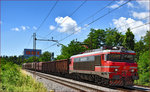 SŽ 363-032 zieht Güterzug durch Maribor-Tabor Richtung Norden.