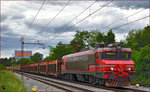 SŽ 363-034 zieht leeren Autozug durch Maribor-Tabor Richtung Norden. /1.6.2016