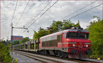 SŽ 363-038 zieht leeren Autozug durch Maribor-Tabor Richtung Norden.