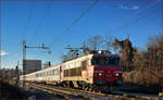 SŽ 363-004 zieht EC158 durch Maribor-Tabor Richtung Wien. /12.12.2016