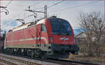 SŽ 541-103 zieht leeren Autozug durch Maribor-Tabor Richtung Norden. /6.2.2021