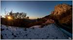 Sunset in Slovenia - Mit den letzten Sonnenstrahlen, rollt SZ 541 104  Mammut  mit einem Habbins Ganzzug ber Koper Rampe talwrts. Links im Hintergund, die Hafenstadt Koper. 
Panorama Version Loka 12.12.2012