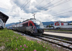 312 126 + 312 137 als LP 2404 (Ljubljana - Jesenice), am 26.5.2016 bei der Einfahrt in den Bahnhof Lesce-Bled.