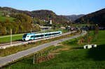 Die Modernisierung hat die Bahn erreicht in Slowenien: die neue Stadler Flirt 4 Serie schon im Einsatz. Das Bild zeigt die 510 038 zwischen Laško und Rimske Toplice. 
29.10.2022.