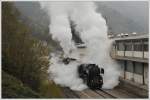 33-037 als Vorspann vor 06-018 am 10.11.2012 mit ihrem Sonderzug 13403 von Jesenice nach Nova Gorica, aufgenommen bei der Ausfahrt aus Kanal.