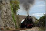 06-018 mit ihrem Fotozug 17031 von Nova Gorica nach Sežana rund 3 Kilometer nach Branik am 9.10.2015.