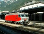SOB Sudost-Bahn Ausserhalb des SOB Netzes,die ehem.SBB Lok Re 4/4 IV(Prototyp)seit 1995 als Re 446 015-0 bei der SOB,beim abholen des t�glichen Postzuges in Chur. 19.07.10 