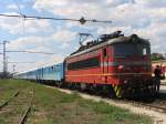 Sonstige 45 190 6 mit IC 2601 Sofia-Varna auf Bahnhof Varna am 23-08-2006.