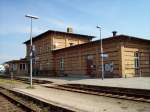 Kyritz (Prignitz), Bahnhof an der Strecke Neustadt/Dosse-Pritzwalk, Gleisseite (17.04.2009)  ...